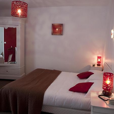 Logis Hotel Le Chrismas Chateaulin Exterior photo